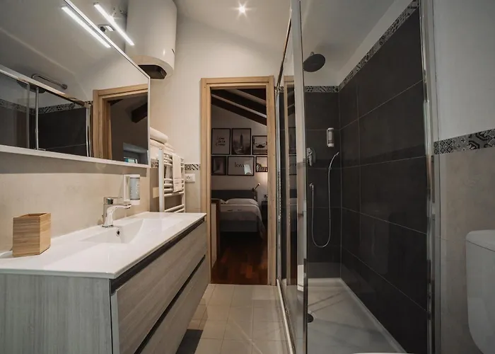 Monnaies 23 By Hili דירה אאוסטה